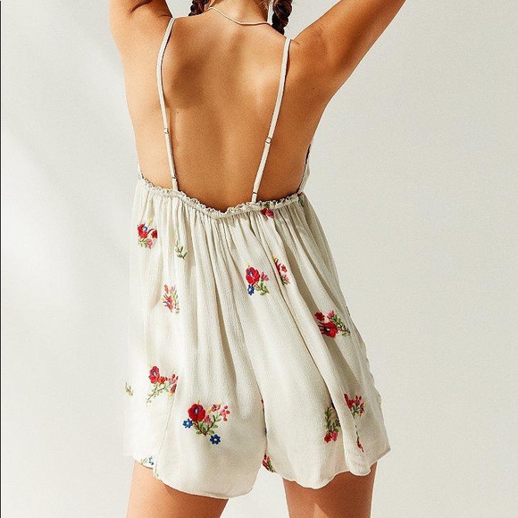 Urban Outiftters Jemma-Belle Embroidered Romper - Picture 8 of 8